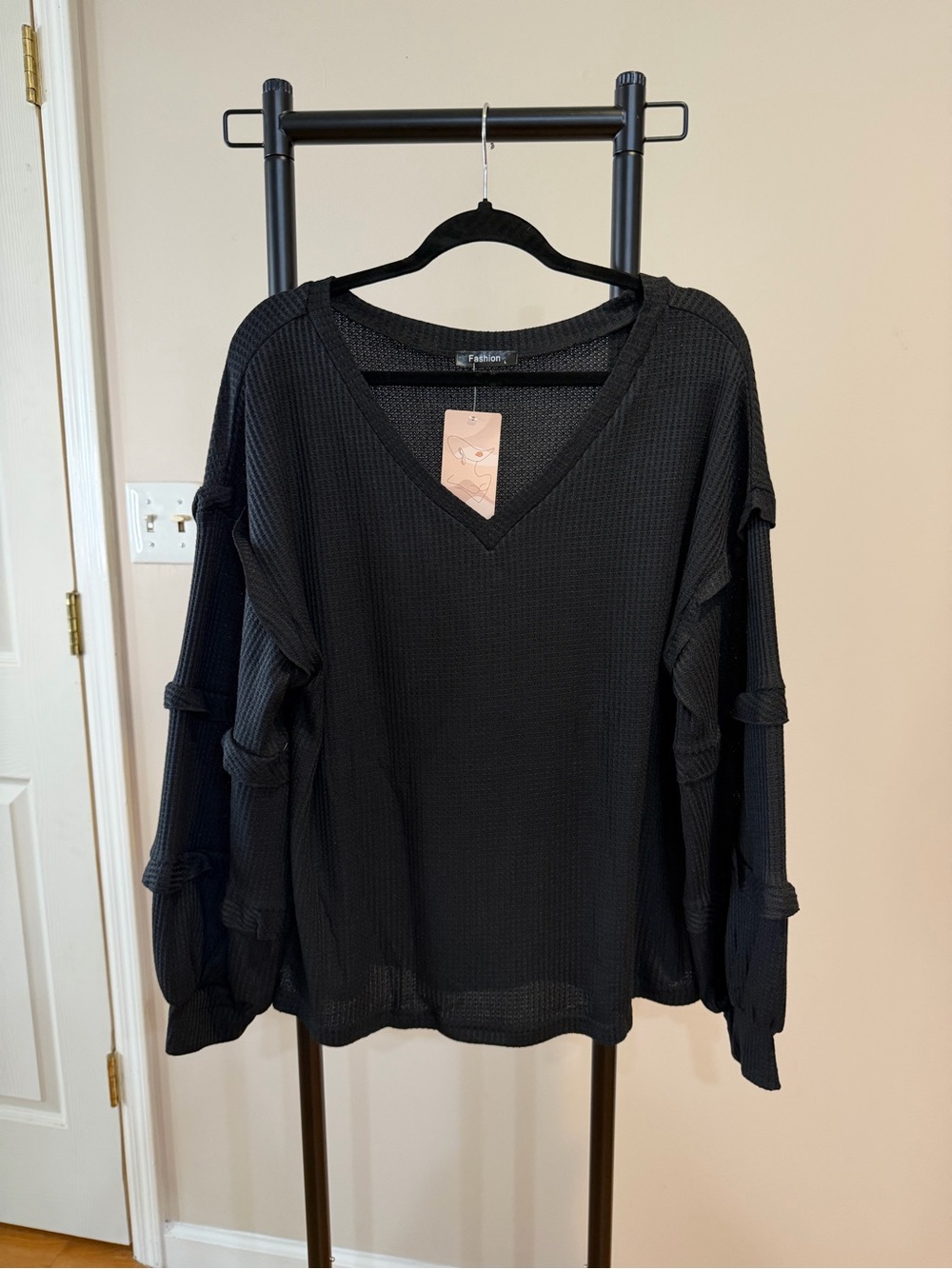 Source Unknown Black V-Neck Waffle Knit Ruffle Sleeve Top